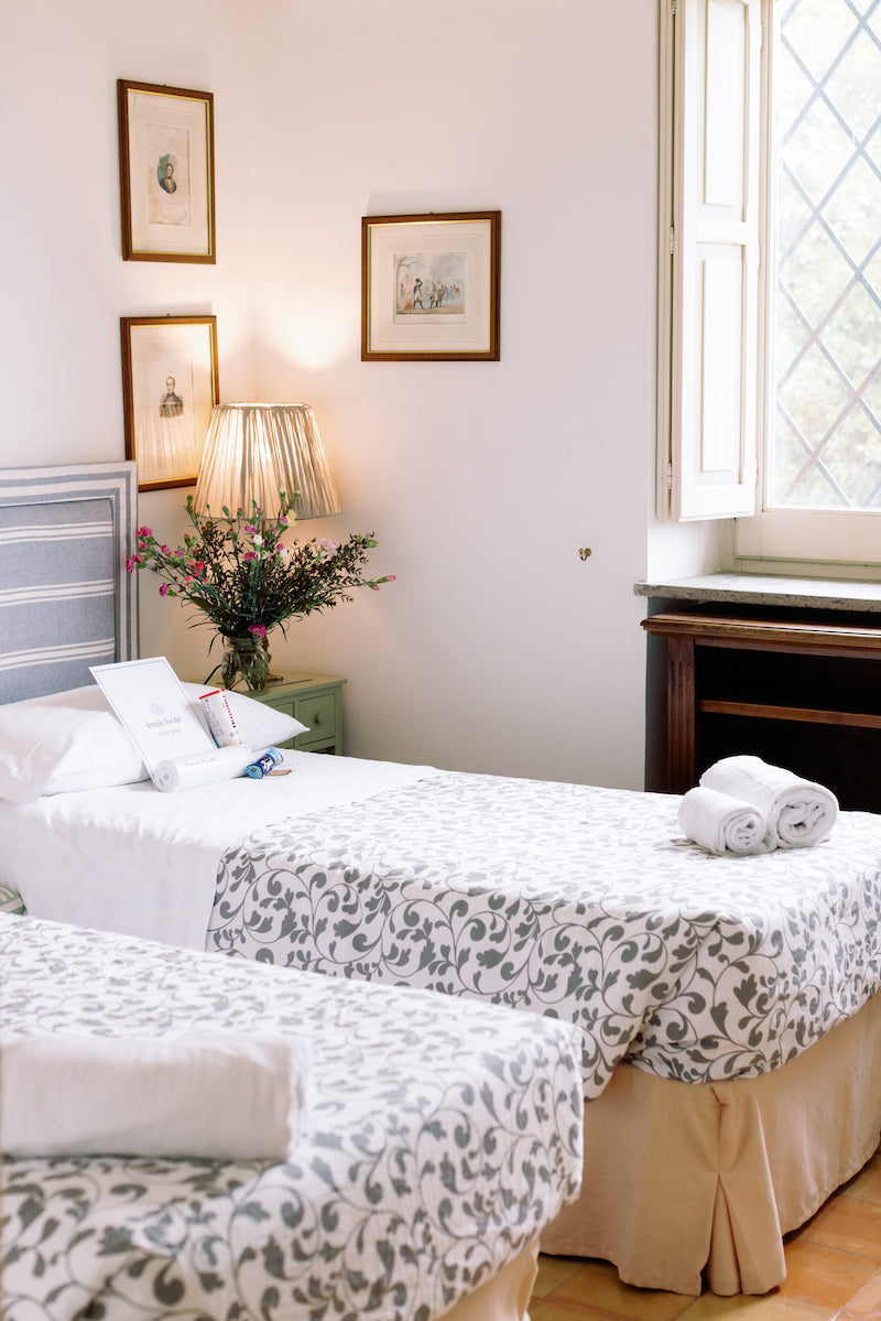 TWIN ROOM SHARED BATH