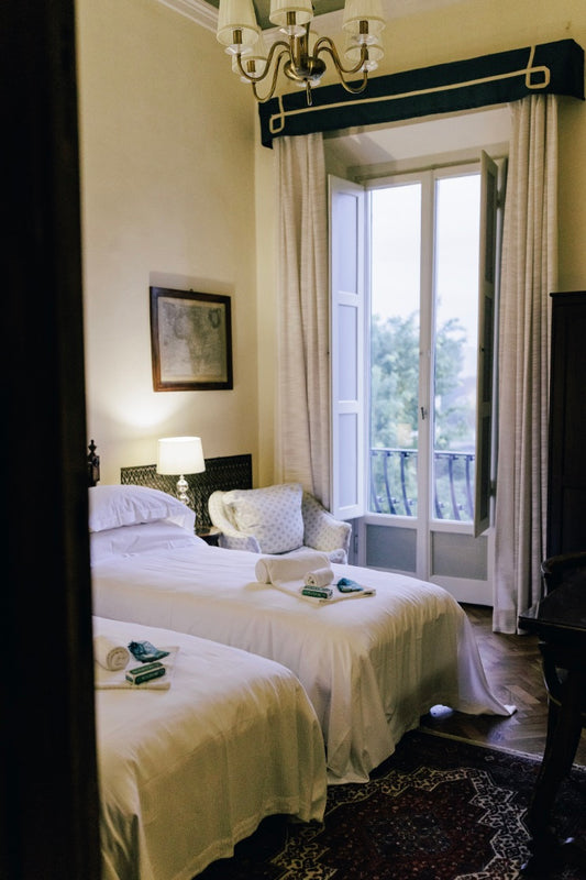 TWIN ENSUITE PRIVATE BATH