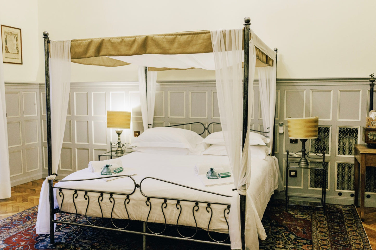 QUEEN ENSUITE PRIVATE BATH