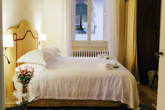 QUEEN ROOM SHARED BATH